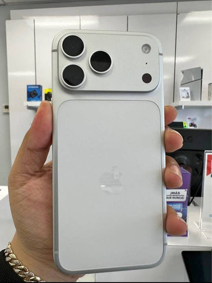 iPhone 17 Pro Max 256GB White
