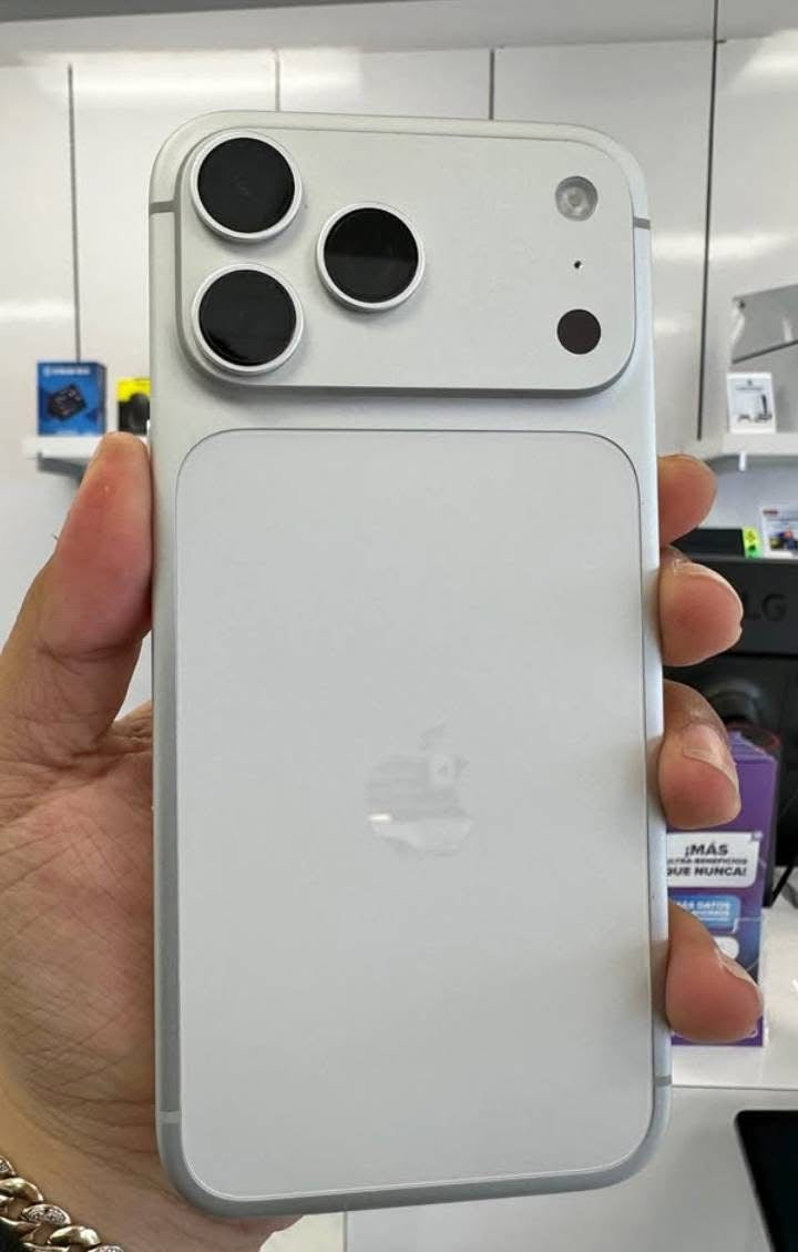 iPhone 17 Pro Max 256GB White